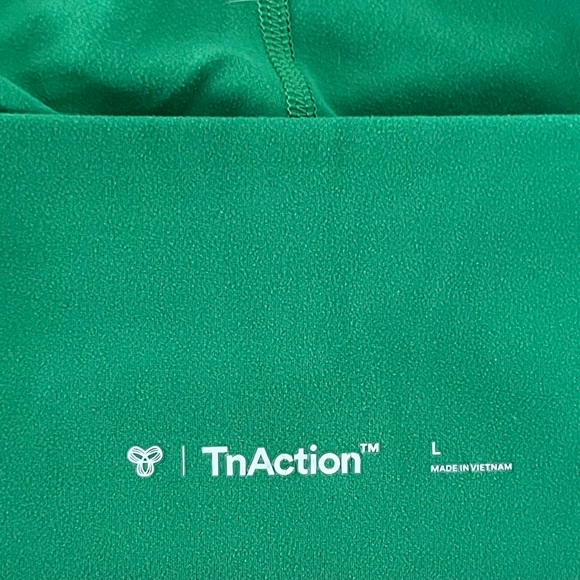 ARITZIA- Butter Cheeky Hi-Rise 3 inch Shorts - Picture 6 of 7